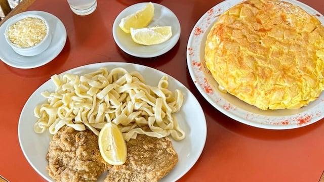 Los platos qe pidió la joven.