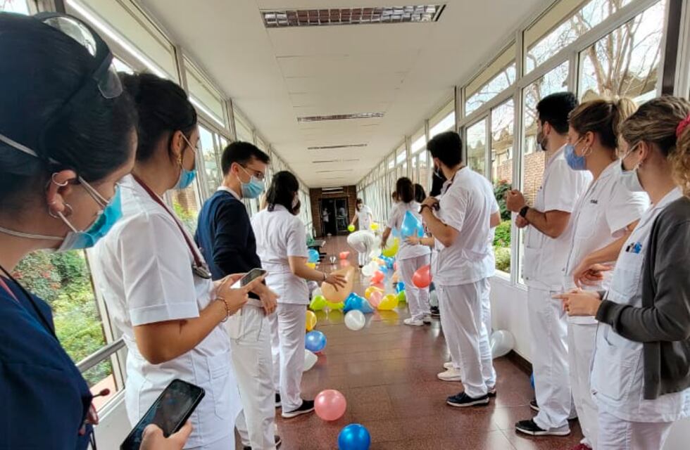 De la mano de su hijo médico, un vecino de Carlos Paz venció al Covid-19