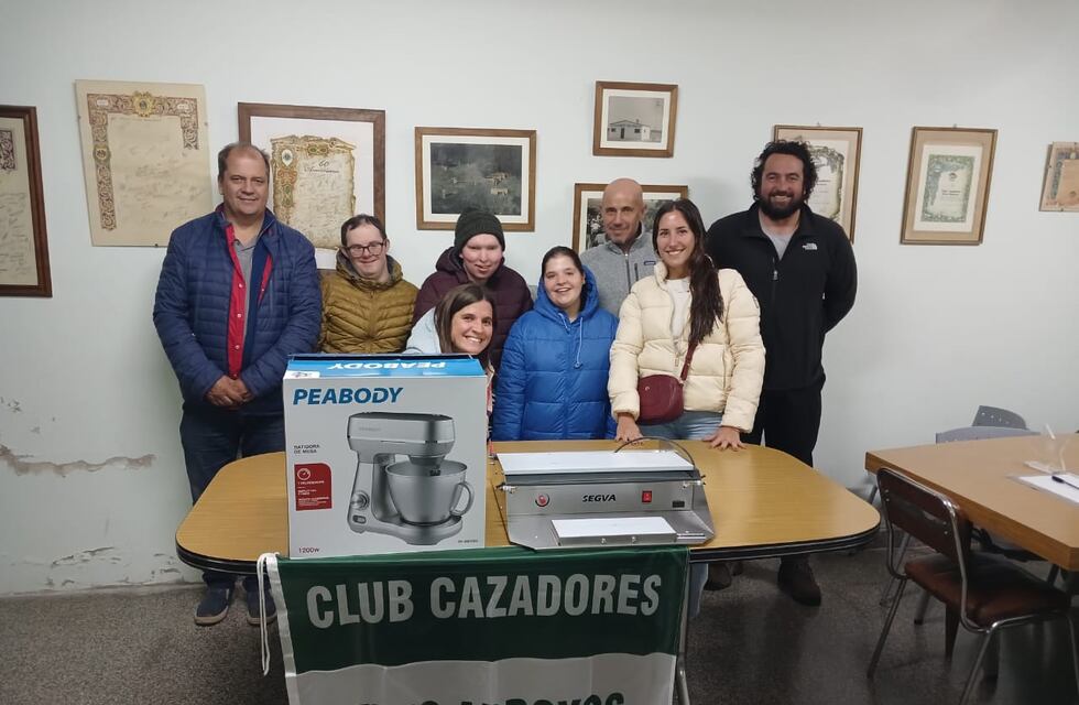 El Club Cazadores donó equipamiento al Club de la Cocina