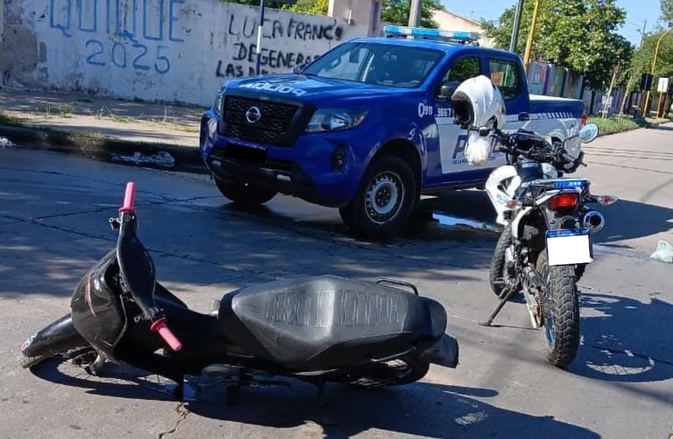 Chocó contra un colectivo y lo detuvieron por tenencia de drogas en Córdoba