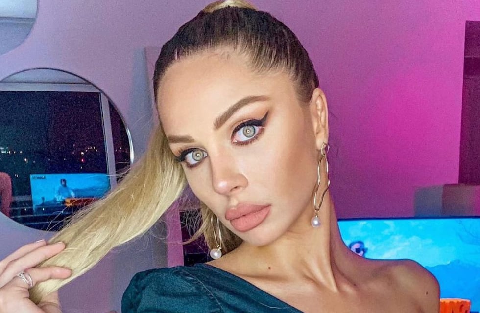 Romina Malaspina posó sin ropa frente al espejo y prendió fuego Instagram