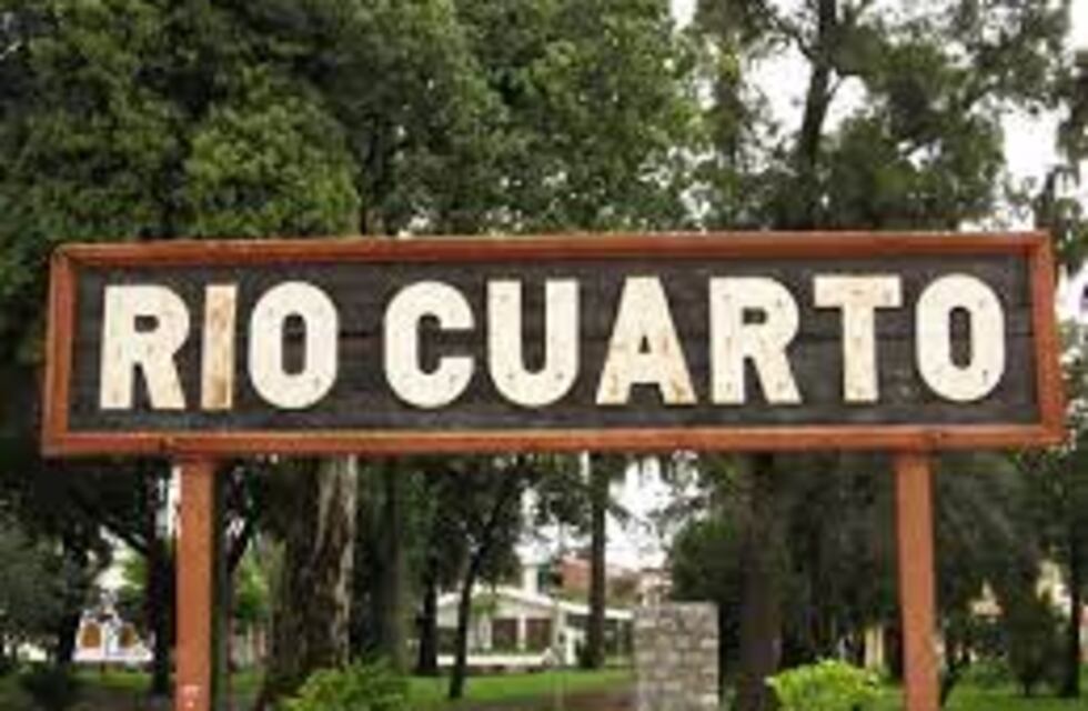 Siniestro fatal en Río Cuarto: un motociclista murió tras impactar con un camión