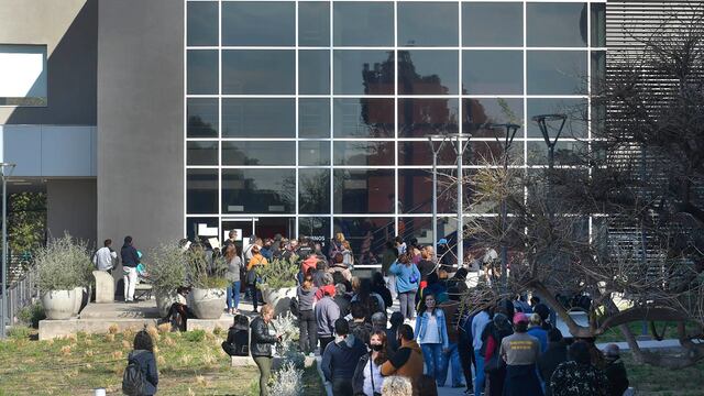 El ministerio de Salud informó que hasta la fecha en Mendoza se registraron 164.899 casos positivos confirmados Covid-19.. Orlando Pelichotti/Los Andes