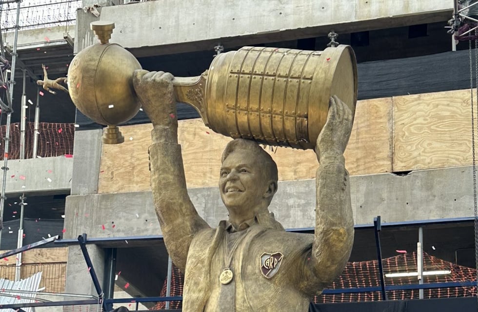El insólito detalle por el que la estatua de Marcelo Gallardo se convirtió en meme