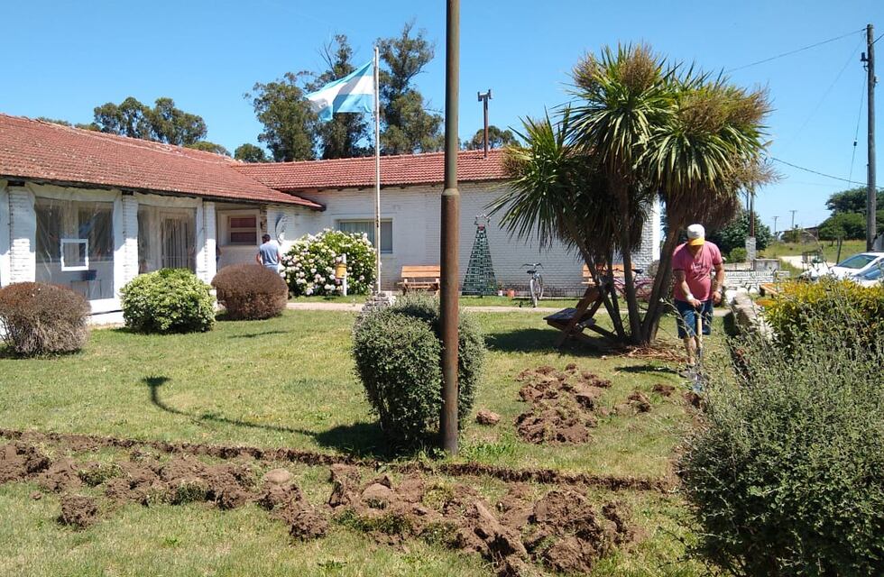 Comenzó la obra de conexión de gas en el Geriátrico y el Centro de Salud de Orense