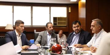 El presidente del Concejo Deliberante, Fernando Juri, encabezó la reunión de Labor Parlamentaria en la que se acordó sesionar el jueves 18, desde las 9.