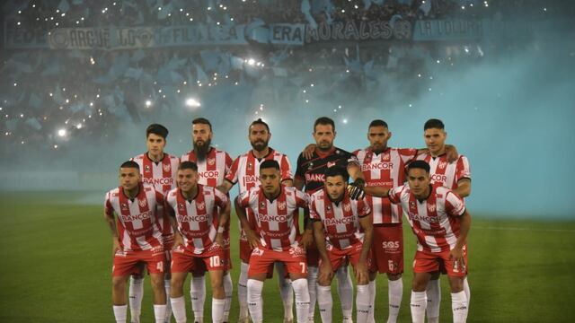 La formación inicial de Instituto en el clásico ante Belgrano, en Alberdi, por la fecha 30 de la Primera Nacional. (Facundo Luque)
