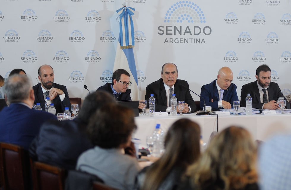 Senado: el Gobierno defendió la “ley bases” pero las críticas opositoras complican el dictamen