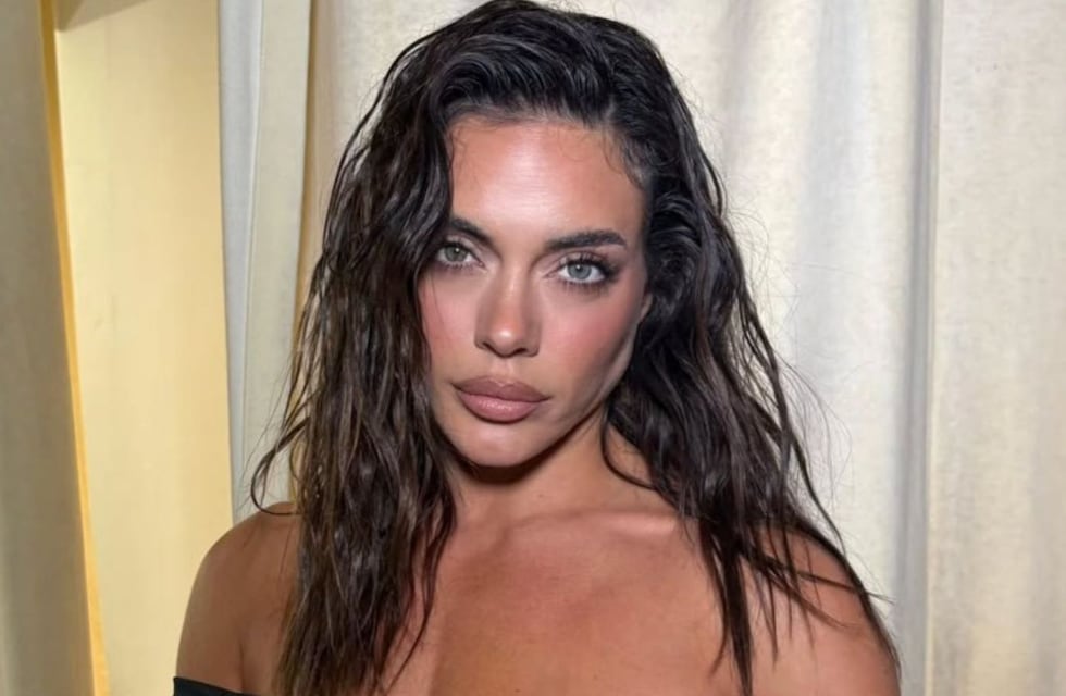 Emilia Attias se sumó a la tendencia del cuadrillé y dio cátedra de estilo con la prenda de la temporada