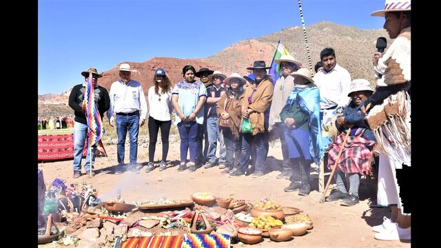 La Comunidad Aborigen Kolla Finca invitó al gobernador Morales a participar en la ceremonia de tributo a la Pachamama en Tumbaya, Jujuy.