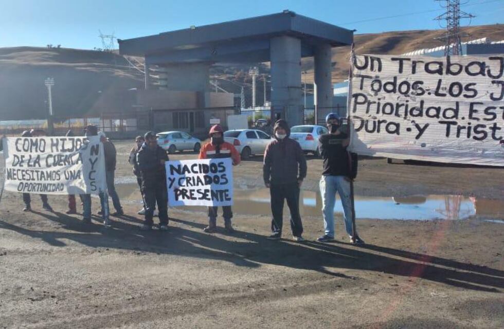 Rio Turbio: unas 180 personas autoconvocadas “nacidos y criados” en la localidad reclaman trabajo