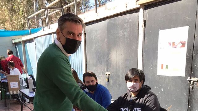 Mario Vadillo votó en Luján.