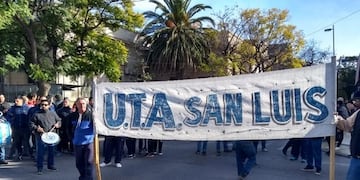 Paro de transporte público en San Luis.