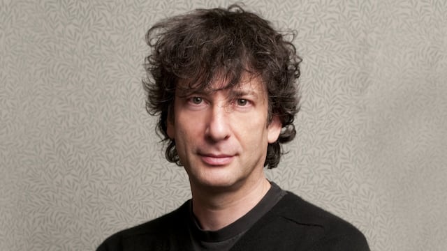 Cuáles son las graves denuncias de abuso sexual contra Neil Gaiman, el autor de “Coraline”