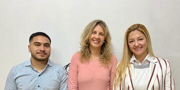 Luis Aresca (Juventud PDP), Sandra Jacob (Disertante) yCarla Boidi (Juventud PDP)