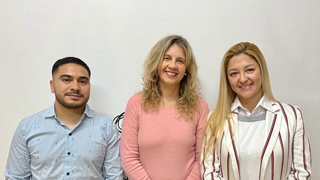 Luis Aresca (Juventud PDP), Sandra Jacob (Disertante) yCarla Boidi (Juventud PDP)