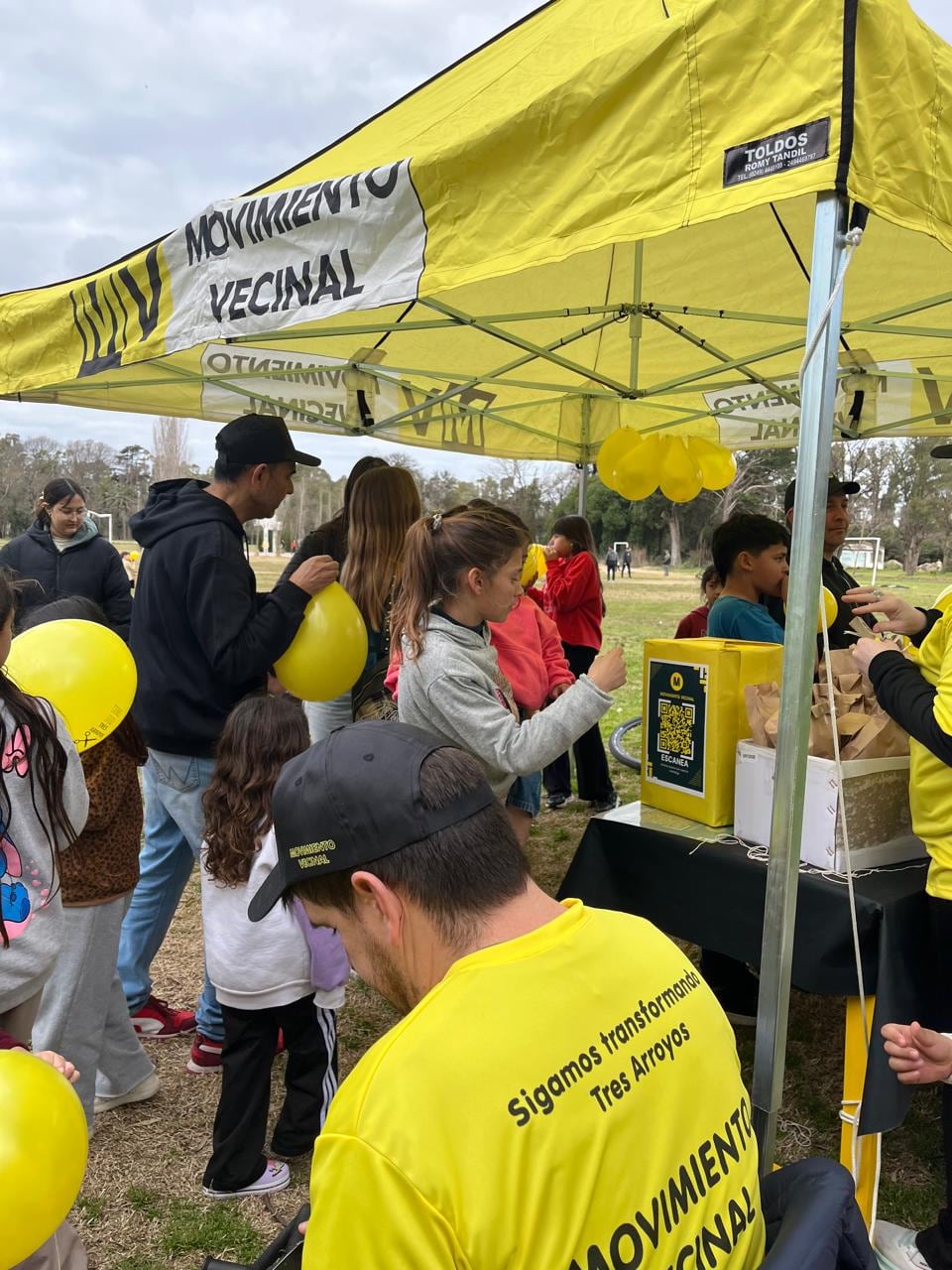 El Movimiento Vecinal convocó a los vecinos y festejó el Día del Niño en el Parque Cabañas