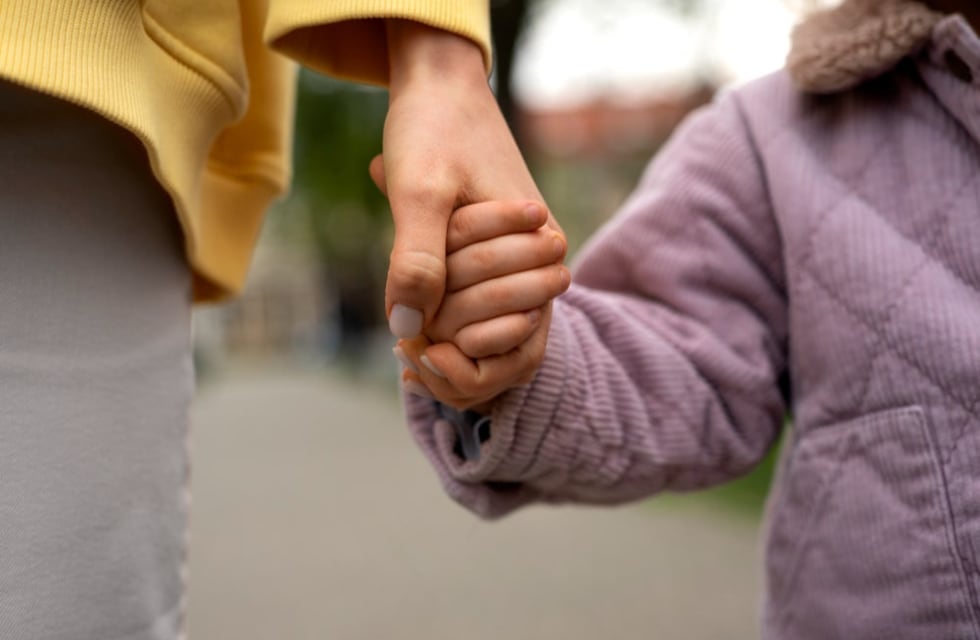 La esperanza de un hogar: buscan familias para 14 niños y adolescentes en Córdoba