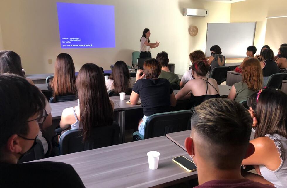 Se realizó un curso de Introducción a la Vida Universitario en Pérez