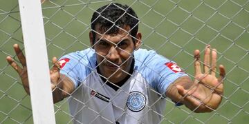 Tras su retiro en 2020, el Mono Quiroga vuelve a Belgrano, ahora como entrenador de Juveniles (Pedro Castillo).