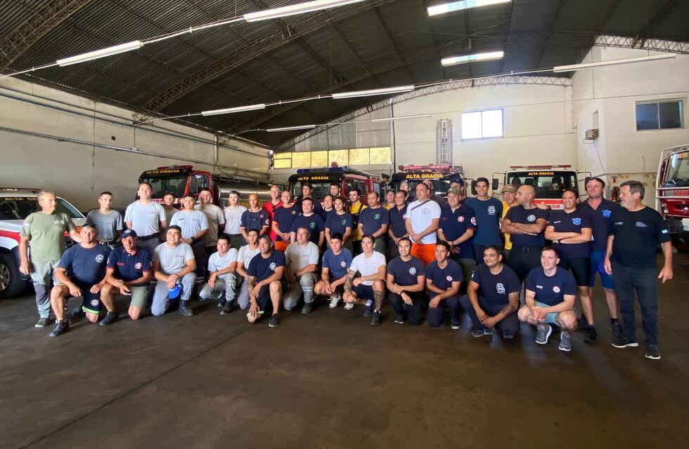 Bomberos cordobeses ayudarán a combatir el fuego en el Parque Nacional Los Alerces