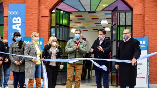 El senador destacó la inauguración en un lugar que "estaba en ruinas"