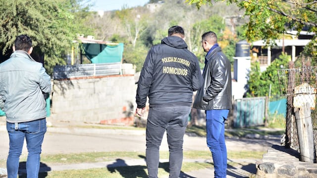 Desde un auto dispararon y asesinaron a un hombre e hirieron a otros dos en barrio Las Polinesias, Villa Allende. (José Gabriel Hernández / La Voz)