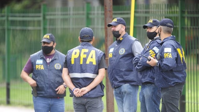 La policía se hizo presente en el hospital y descubrió que el herido tenía antecedentes penales.
