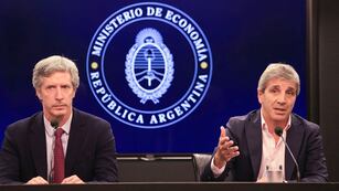 El ministro de Economía, Luis Caputo, y el presidente del Banco Central, Santiago Bausili. Foto NA: MARIANO SÁNCHEZ