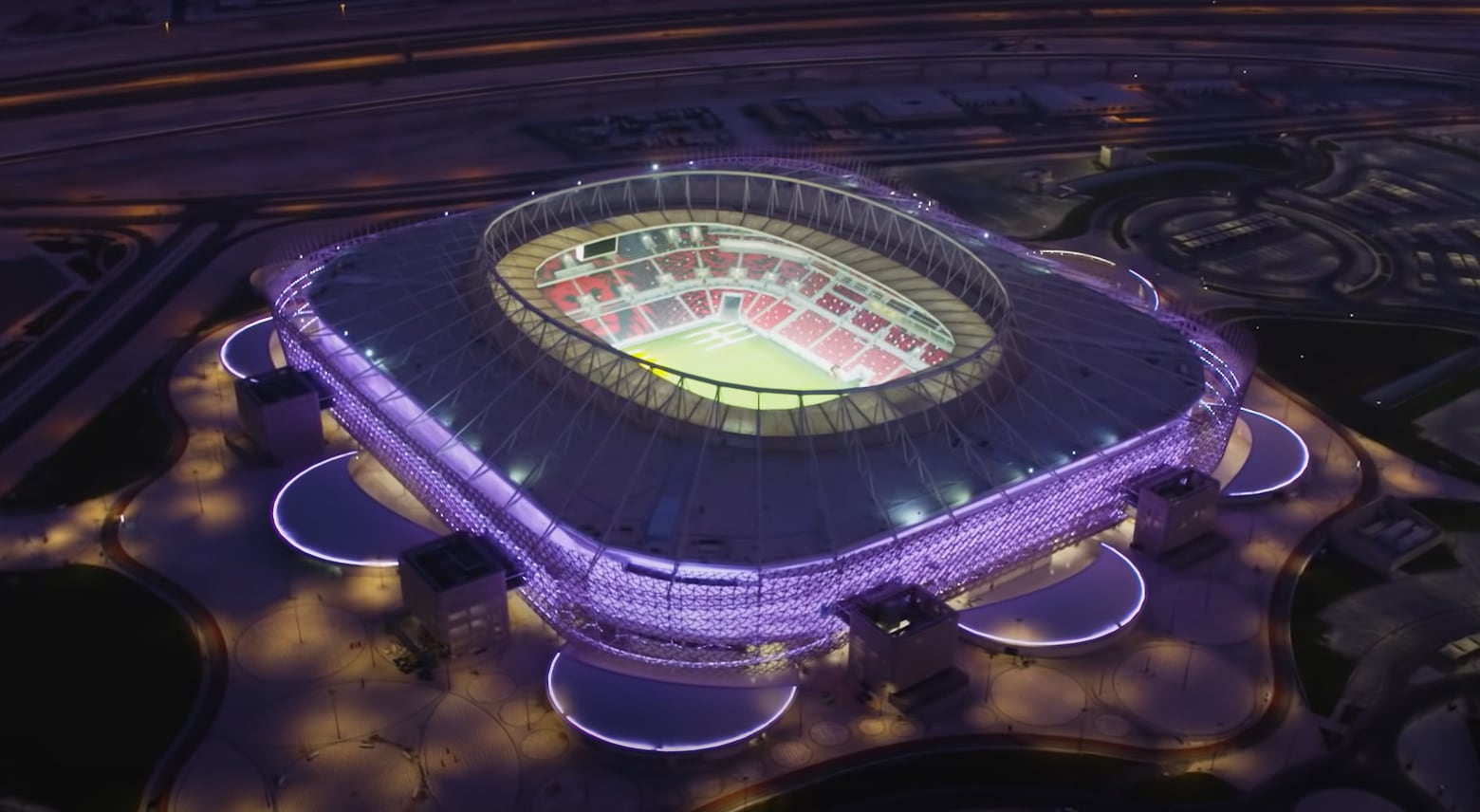A un costado del desierto qatarí, el estadio Áhmad bin Ali luce imponente a la espera del Mundial. (Foto: FIFA)