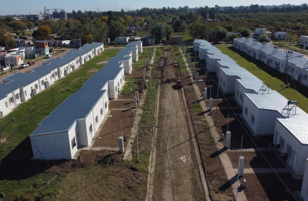 Puertas que se abren a un futuro mejor: cien familias estrenarán su hogar propio