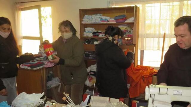 Con diferentes actividades, la organización pretende contener a las familias de la localidad.