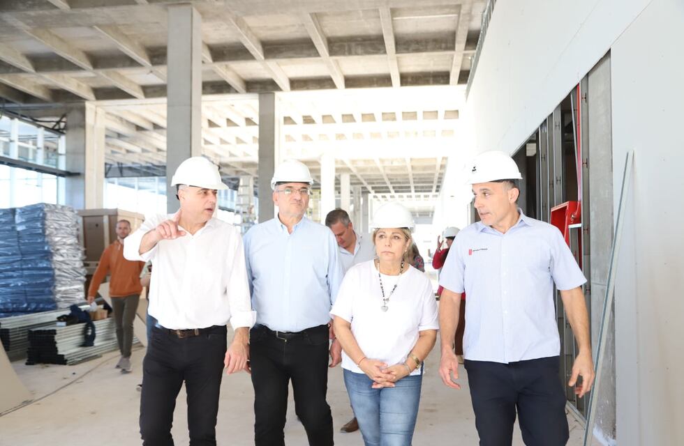 Nuevo Hospital de Rafaela: aseguran que tiene un 70% de avance y llegaron 120 camas