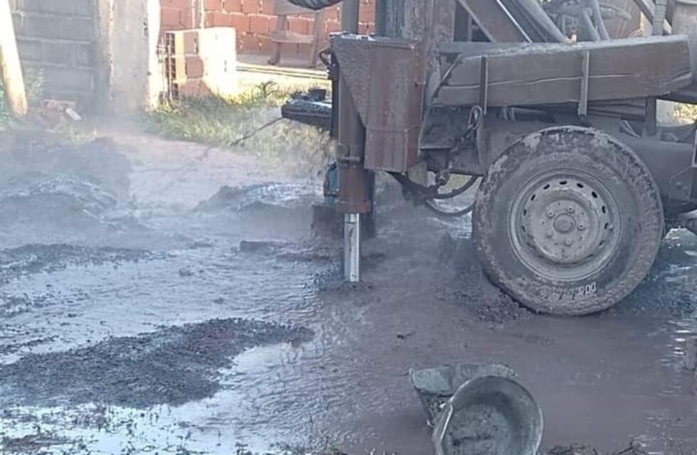 Continúan las obras para suministro de agua potable en un barrio de Iguazú