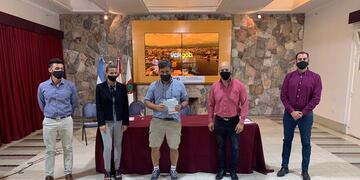 Entrega del tercer subsidio del año a los centros vecinales de Carlos Paz.