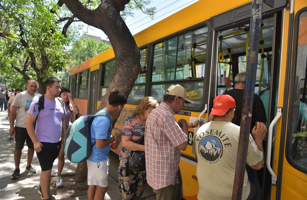 Suba del transporte urbano en Córdoba: las empresas piden que el boleto salga $700