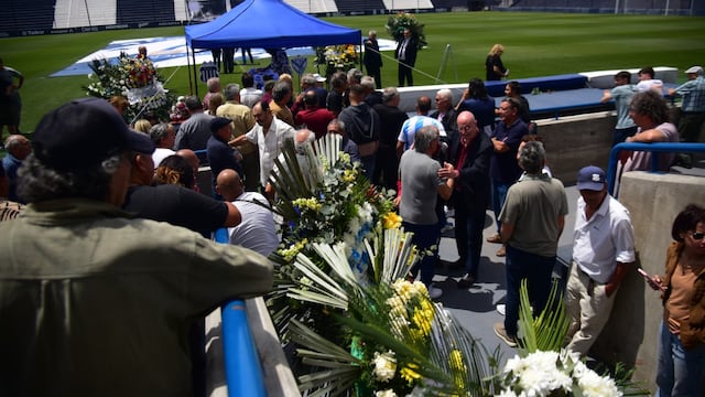 Walter habló en el velorio de Daniel Willington, su padre, en la cancha de Talleres. (Pedro Castillo / La Voz)