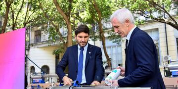 Maximiliano Pullaro entregó elementos a comunas para combatir al dengue