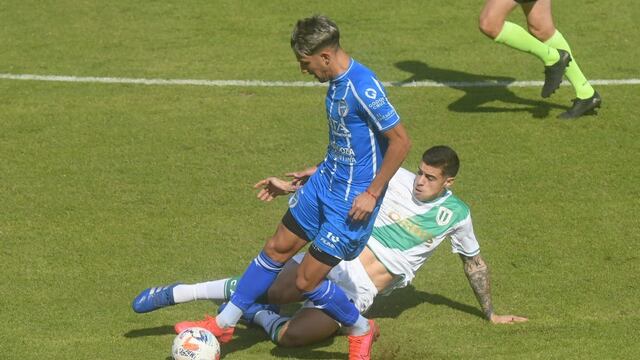 El Tomba juega en el Feliciano Gambarte junto a Banfiel. Ignacio Blanco/Los Andes