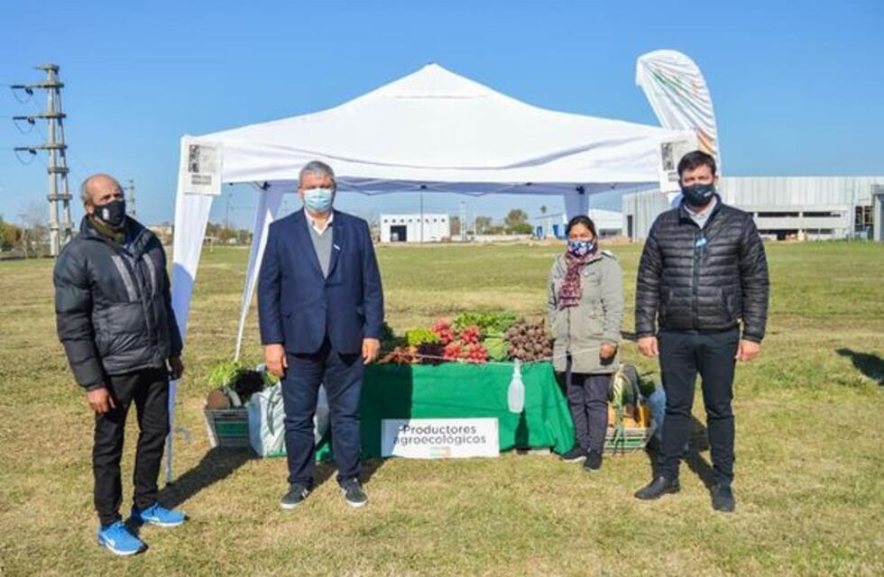 Soldini firmó un convenio para fortalecer el trabajo agroecológico