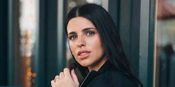 Valentina Cervantes impacta con su estilo sensual y elegante.