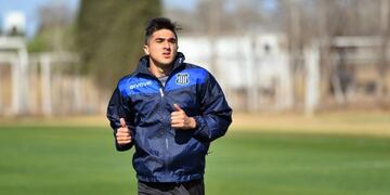 El delantero juvenil puede cruzar la cordillera.