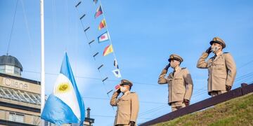 Las celebraciones por el 137° aniversario de Ushuaia comenzaron a las 8 de la mañana con la participación del intendente Walter Vuoto e integrantes de su Gabinete en la Prefectura Naval.