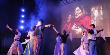 El espectáculo "Viticultoras del tiempo" se desarrollará en cinco encuentros en donde se homenajeará a s los "Cultores del Trabajo" del departamento. Gentileza MG