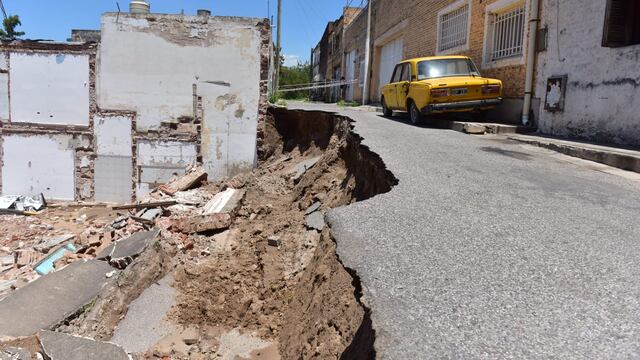 Otro socavón en la ciudad de Córdoba.