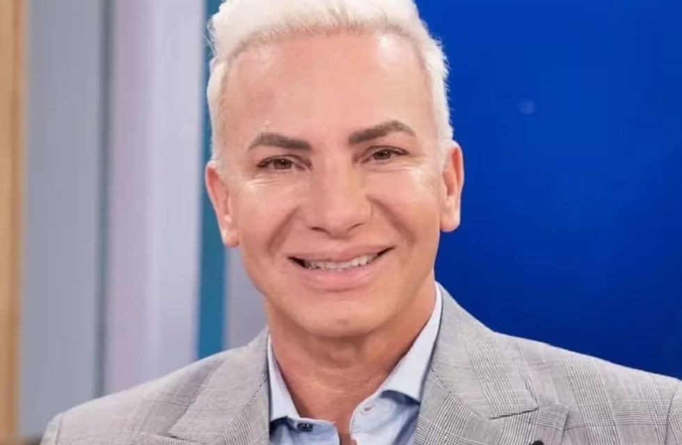 Así es la extravagante casa rodante de Flavio Mendoza: muebles de lujo, amplios espacios y  decoración minimalista