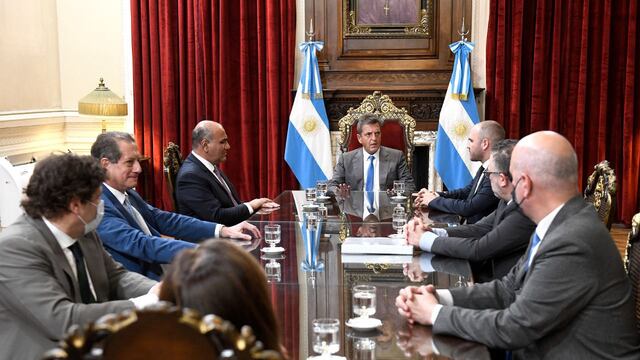 Sergio Massa junto a Guzman y Manzur, en la previa al arranque del debate por el Acuerdo con el FMI.