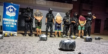 Tres personas quedaron demoradas y se analizan cámaras para determinar responsabilidades; el inmueble sería un taller mecánico bajo sospecha.