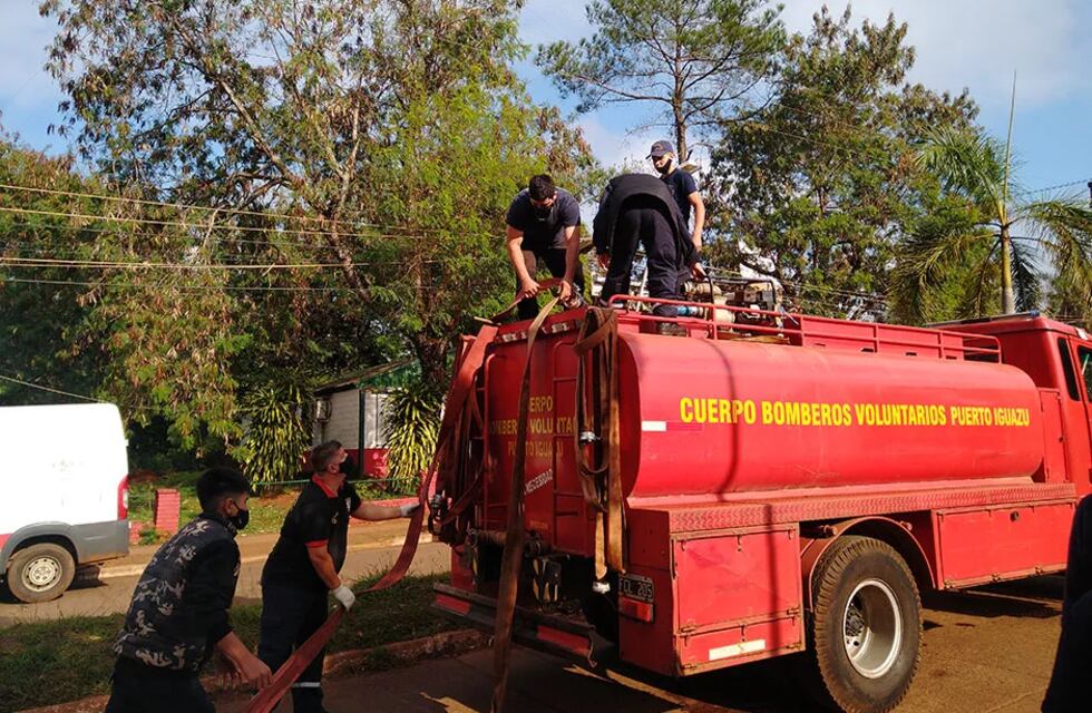 Crisis hídrica en Iguazú: distribuyeron casi 500 mil litros de agua a vecinos