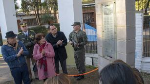 A principios de este año, la legislatura municipal había sancionado una ordenanza que contemplaba la erección de un monumento dedicado a la memoria de los gendarmes fallecidos en diciembre de 2015.